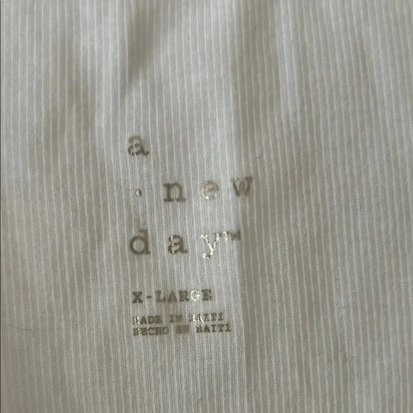 Women’s A New Day White Relaxed Ribbed Tank Top in EUC - Picture 2 of 5